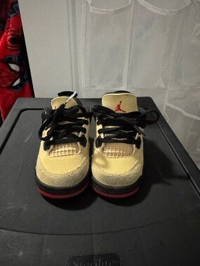 Pizza retro Jordan 4s